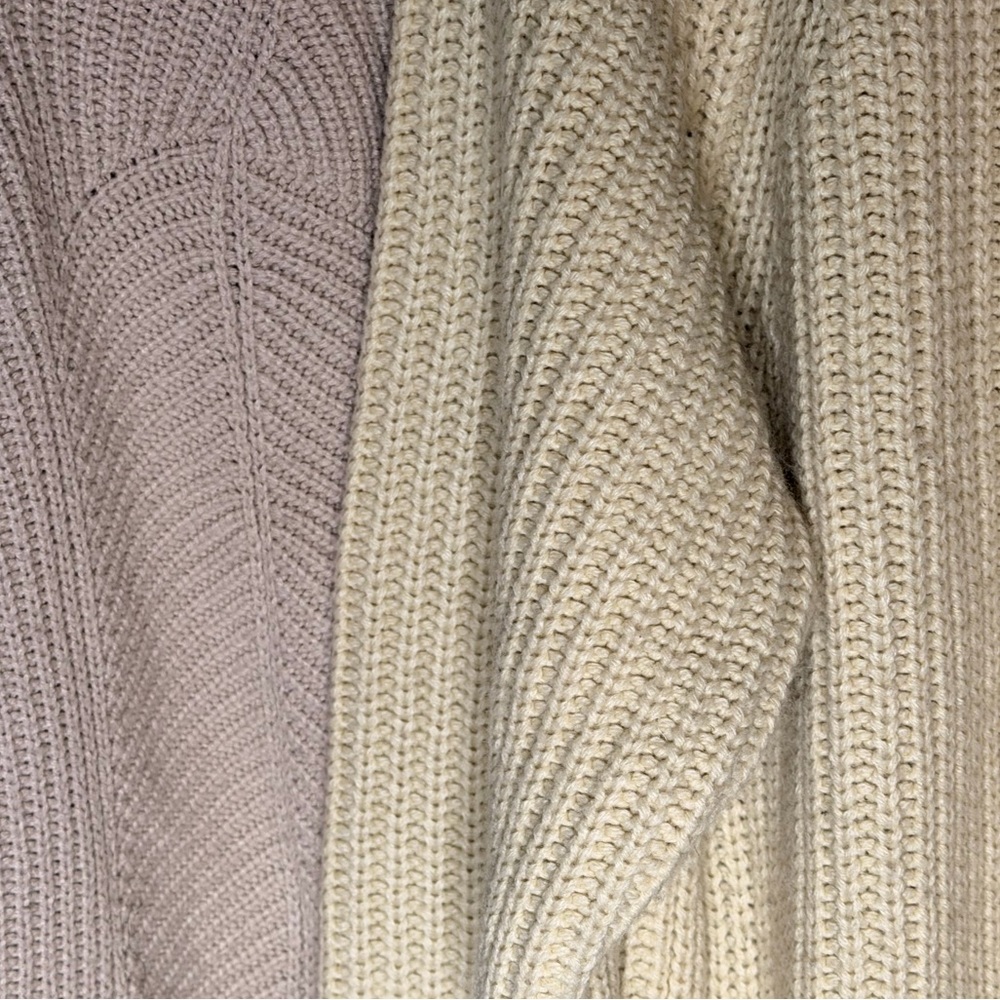 Ann Taylor Cream Crew Neck Sweater Size Medium—#119 - Picture 7 of 7